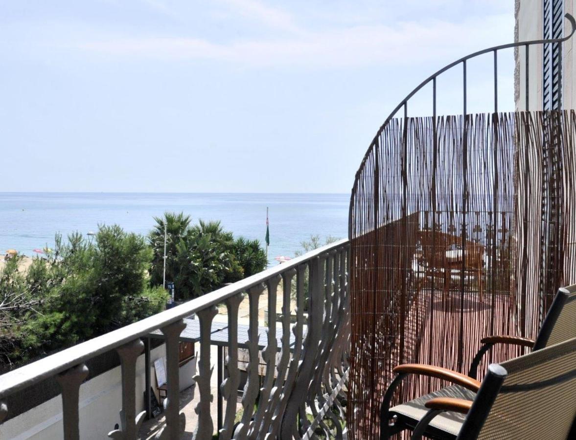 Hotel Kalima Caldes D'Estrach Kültér fotó